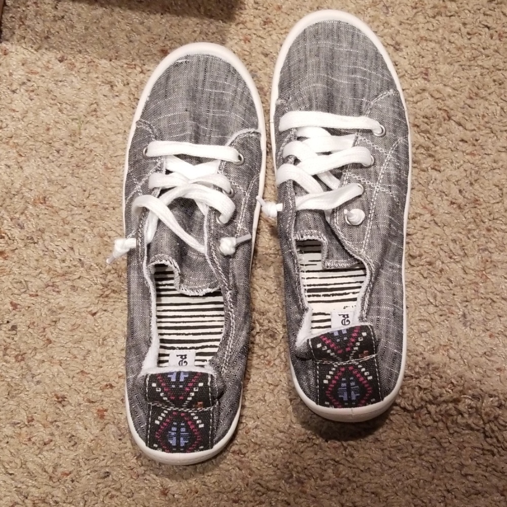 Not rated Charcoal sneaker